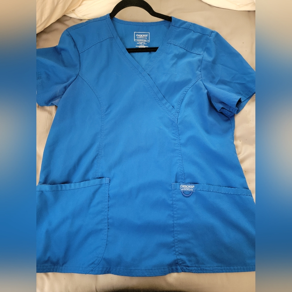 Cherokee royal scrubs large